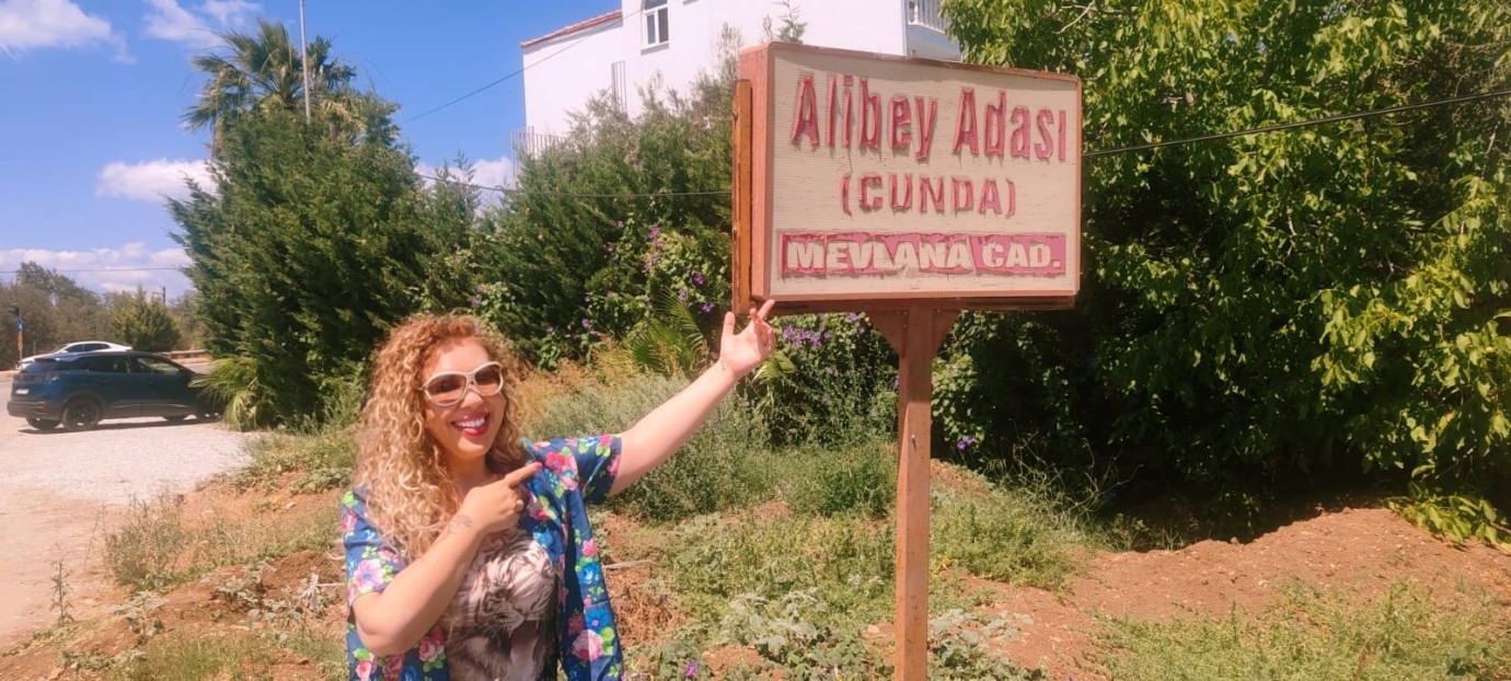 Selhan Özdemir'den Tarihe Yolculuk: Cunda (Alibey) Adası'nın Bilinmeyenleri