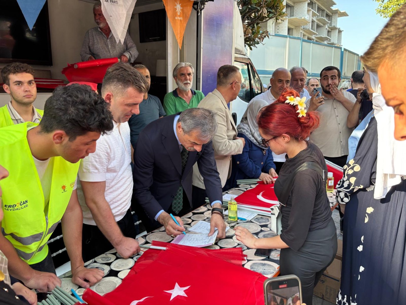 Başkanlardan AK Nokta'ya Yoğun İlgi: Adapazarı Teşkilatının Standı Vatandaş Akınına Uğradı!