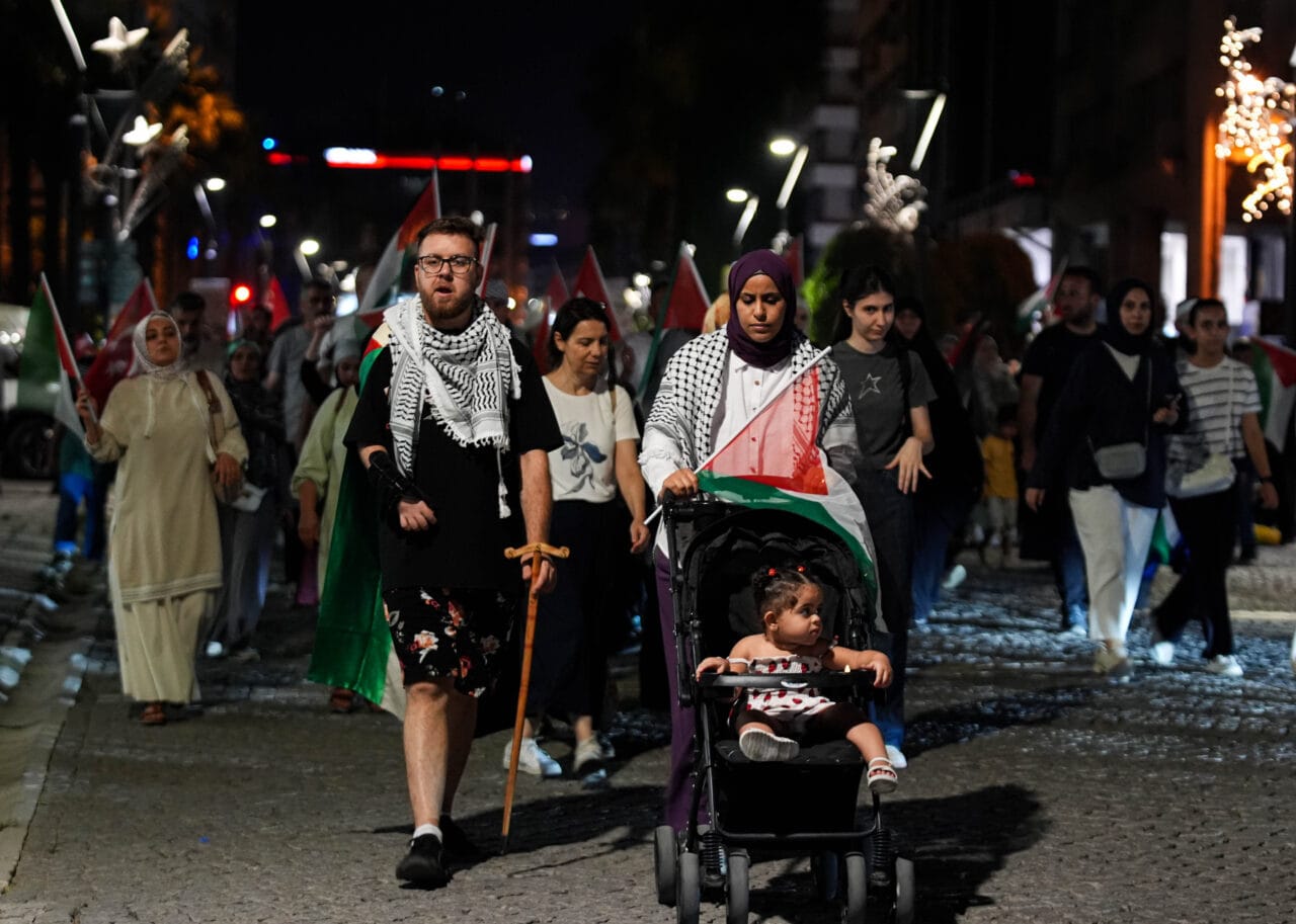 İzmir'den Gazze'ye Yükselen Güçlü Ses: Binler Yürüdü, 