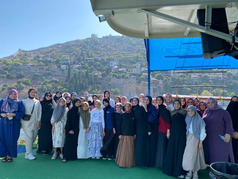Hafızlık Öğrencilerinden Alanya Kıyılarında Motivasyon Depolayan Yat Turu!