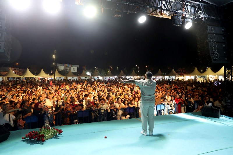 Sakarya Millet Bahçesi'nde Roman Coşkusu: Kültür Sanat Festivali Binlerce Kişiyi Ağırladı