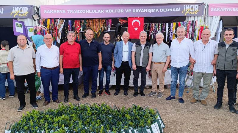 Serdivan'da Anlamlı Festival: Trabzonlular Derneği'nden Fidan Desteği