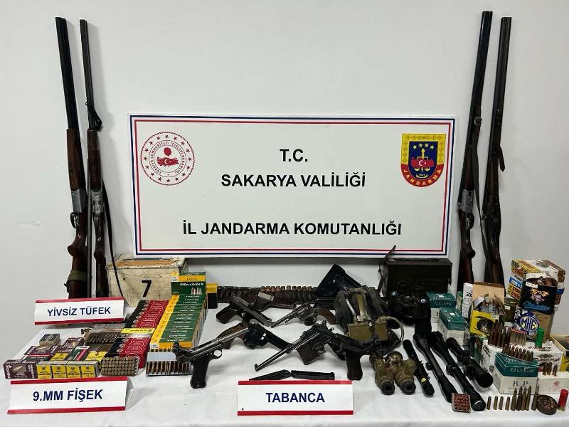 Silah Kaçakçılığı Operasyonunda Büyük Başarı: Hendek'te Cephanelik Ele Geçirildi