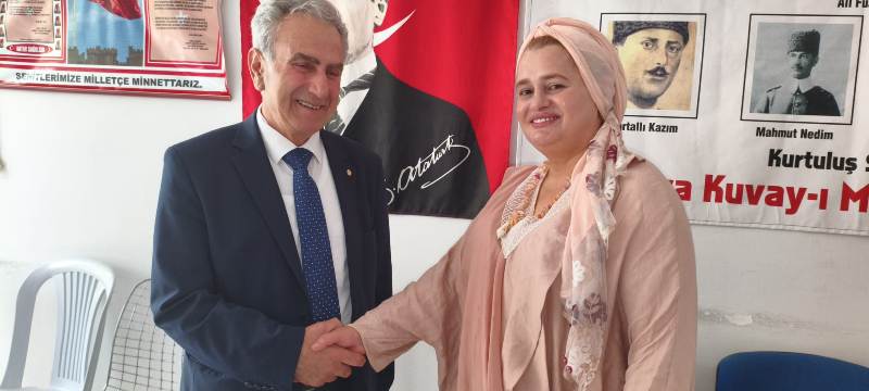 GÖNÜLLERİN BAŞKANI EMRİYE KÖSE'DEN VATAN VE HÜRRİYET DERNEĞİ'NE GÜÇLÜ DESTEK ZİYARETİ!