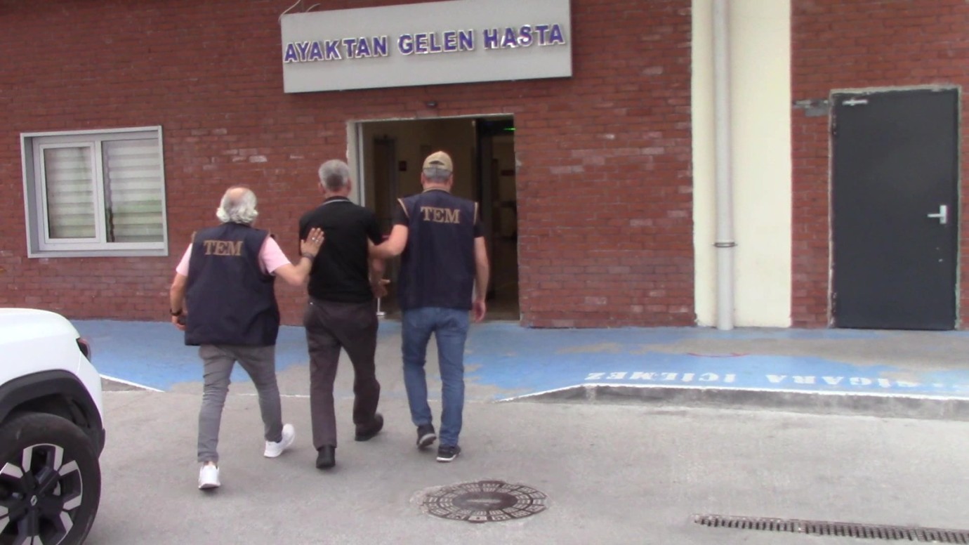  Sakarya Emniyet'ten FETÖ'ye Nefes Aldırmayan Darbe: 4 Mahkum Yakalanıp Cezaevine Gönderildi!