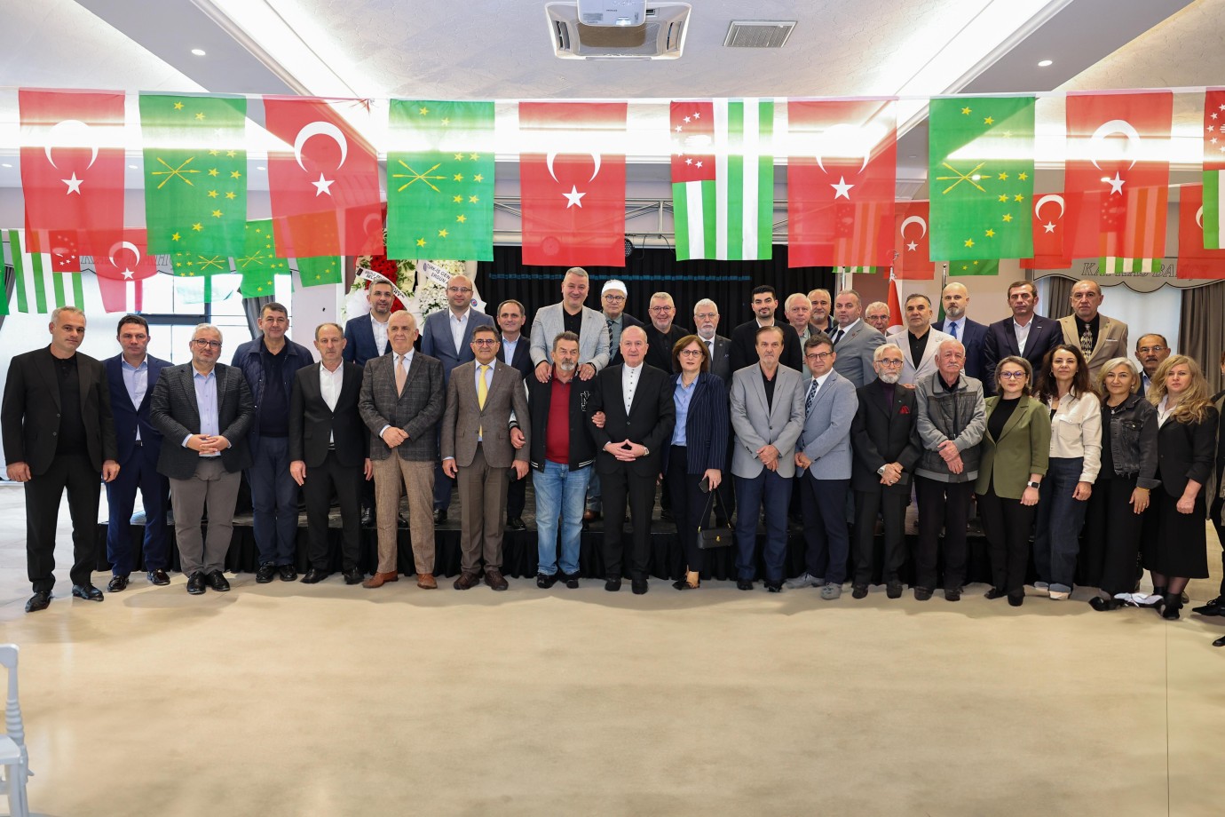 SAKARYA KAFKAS KÜLTÜR DERNEĞİ 40. OLAĞAN GENEL KURULUNU YAPTI! ORHAN SARI YENİDEN BAŞKAN SEÇİLDİ