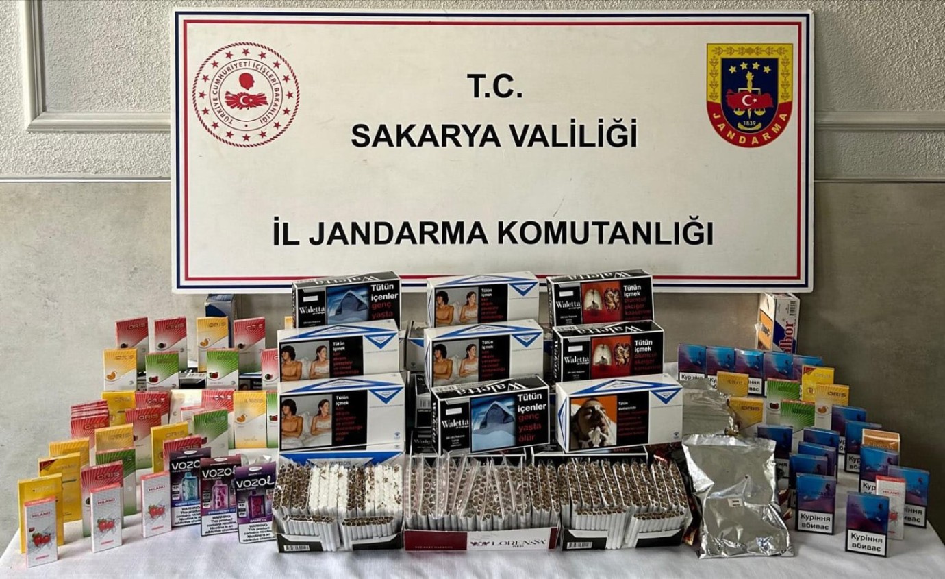 SAKARYA JANDARMASINDAN KAÇAKÇILIK OPERASYONLARINA AĞIR DARBE! ÜÇ FARKLI İLÇEDE MİLYONLUK MALZEMEYE EL KONULDU