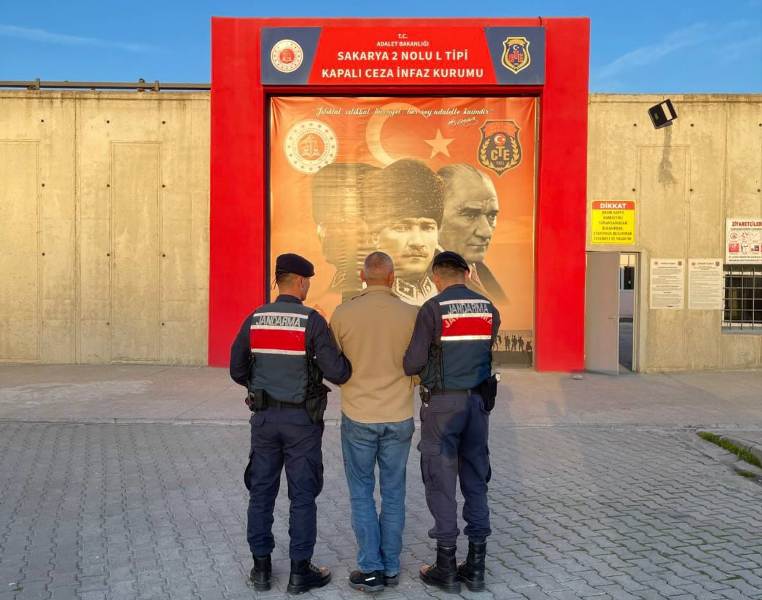 SAKARYA'DA BÜYÜK OPERASYON: ARANAN İKİ AZILI SUÇLU YAKALANDI!