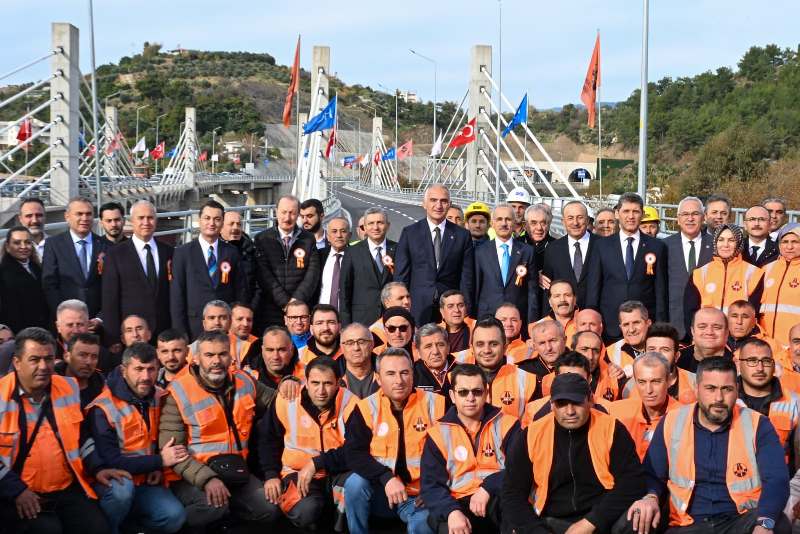 ALANYA’NIN TRAFİK YÜKÜNÜ HAFİFLETECEK DEV PROJE: DOĞU ÇEVRE YOLU VE DEMİRTAŞ KAVŞAĞI HİZMETE GİRDİ!