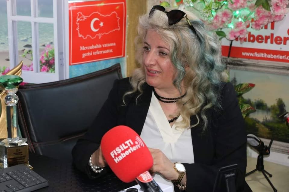 HEM EĞİTİME HEM GÖNÜLLERE DOKUNUYOR: HAYRİYE TATLI SARI’DAN ÖRNEK BAŞARI!