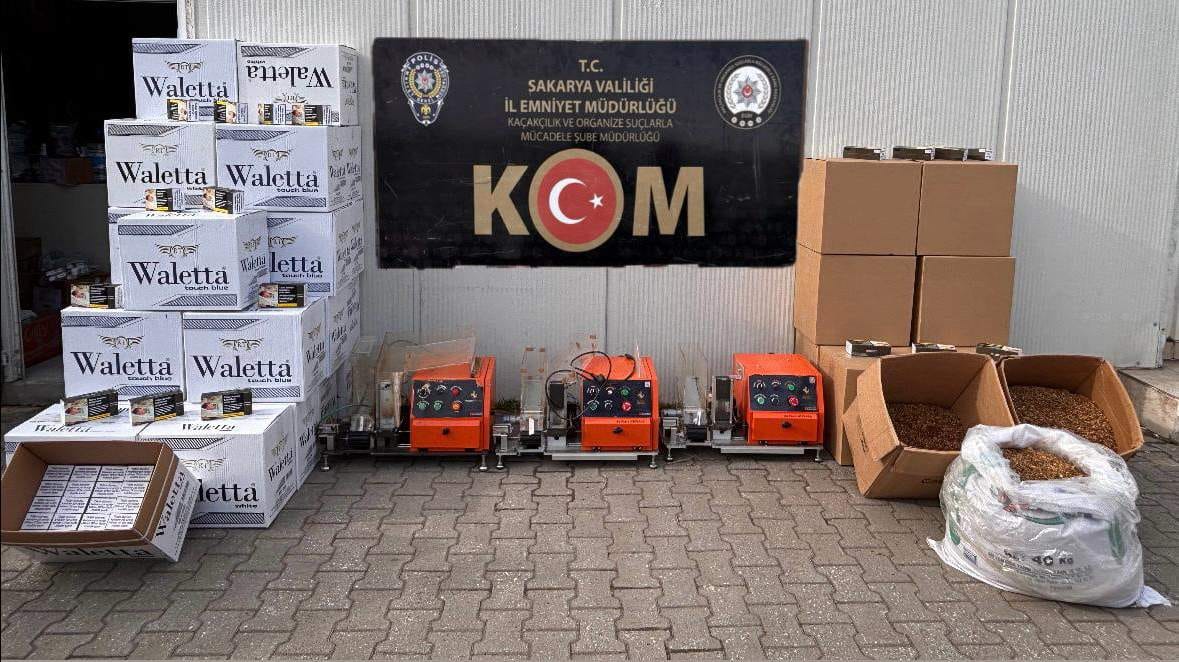 SAKARYA’DA KAÇAK TÜTÜN OPERASYONU: ON BİNLERCE MAKARON ELE GEÇİRİLDİ!