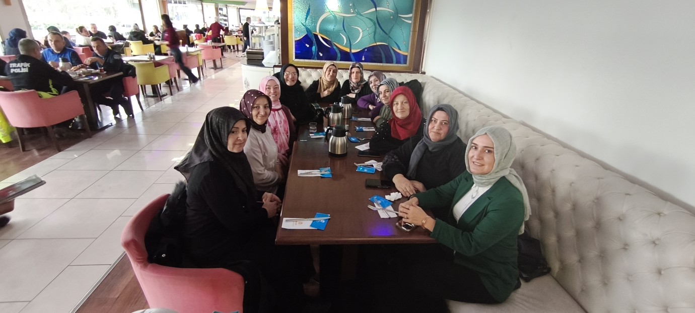 YILLAR ONLARI AYIRAMADI: RESÜLLER İLKOKULU 92 MEZUNLARINDAN MUHTEŞEM BULUŞMA!