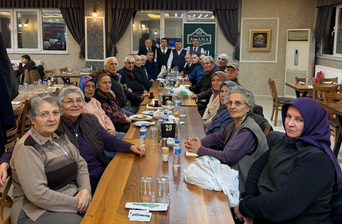 EĞİTİM ÇINARLARI ADANA SOFRASI HAKKI USTA'DA BULUŞTU: YILLAR GEÇSE DE DOSTLUK BAKİ!
