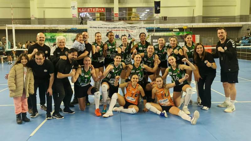 SAKARYA’NIN SULTANLARI ANTALYA’DA FIRTINA GİBİ ESTİ: LİDERLİK KOLTUĞU SALLANMAZ!