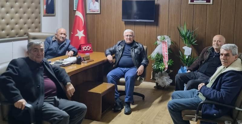 SİYASETÇİ VE ARAŞTIRMACI GAZETESİ YAZAR İSMAİL ERGÜL VE EKİBİNDEN SAKARYA KAHVECİLER ODASI BAŞKANAI MEHMET ATAY’A GÜVEN OYU: 