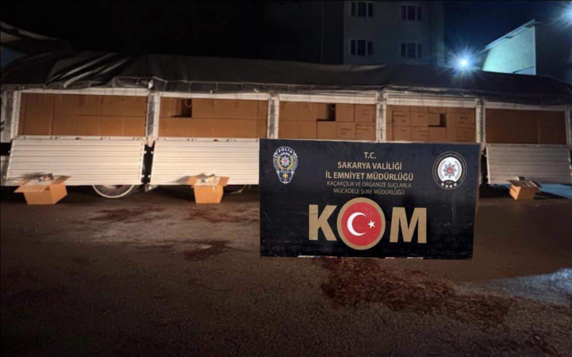 SAKARYA’DA DEV OPERASYON: OTOYOLDA DURDURULAN TIR’DAN SERVET ÇIKTI!