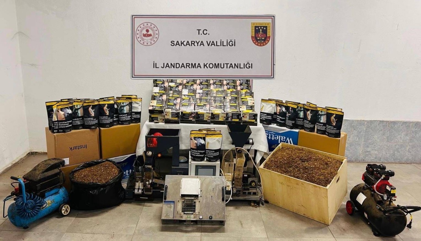SAKARYA'DA KAÇAKÇILIK OPERASYONU: MİLYONLARCA MAKARON ELE GEÇİRİLDİ!