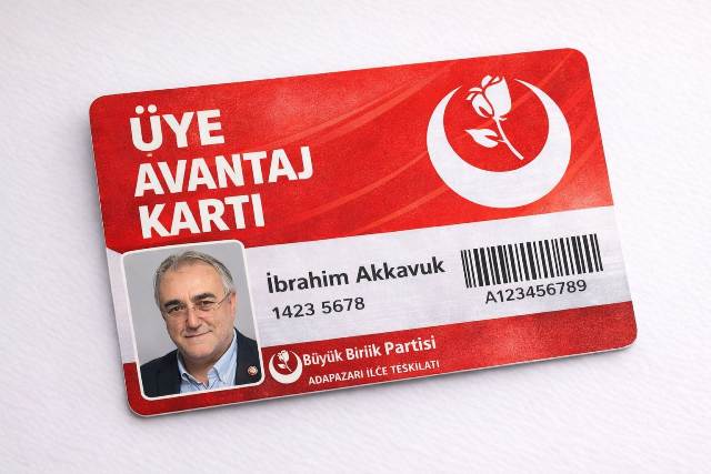 ADAPAZARI’NDA DEV DAYANIŞMA HAMLESİ: İBRAHİM AKKAVUK VE EKİBİNDEN “ÜYE AVANTAJ KARTI” PROJESİ!