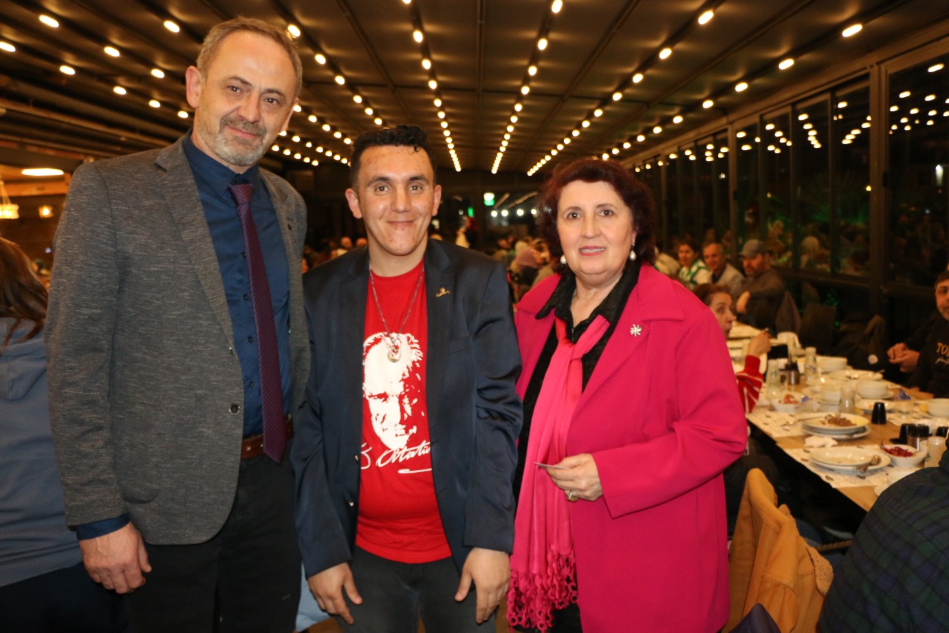 Sakarya Engelliler Birlik Federasyonu Başkanı Ahmet Türkoğlu ile Genç Ressam Akan Ural İftar Programında Bir Araya Geldi!