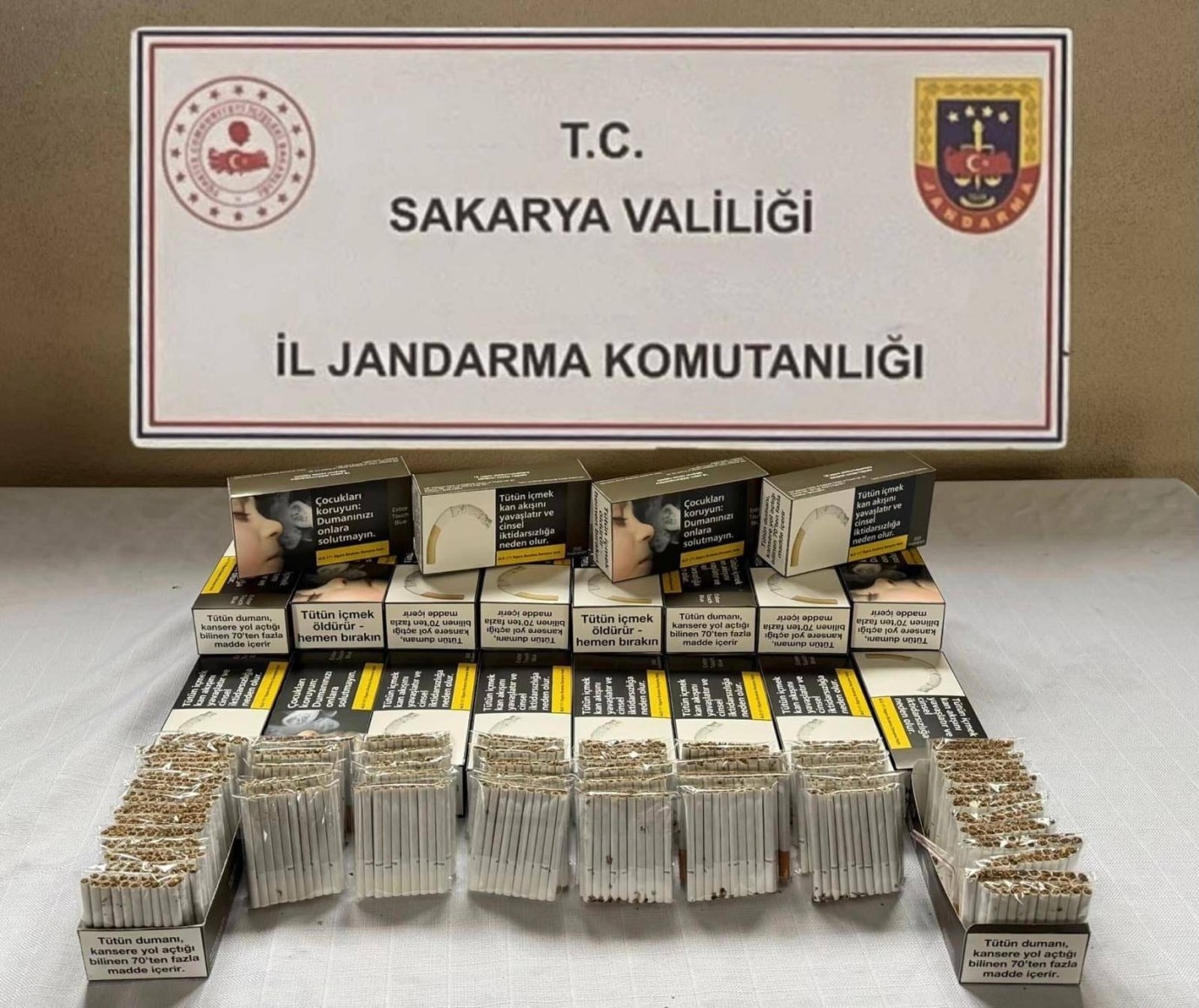 SAKARYA'DA KAÇAKÇILIK ŞEBEKESİNE DARBE: 3 İLÇEDE DEV OPERASYON!