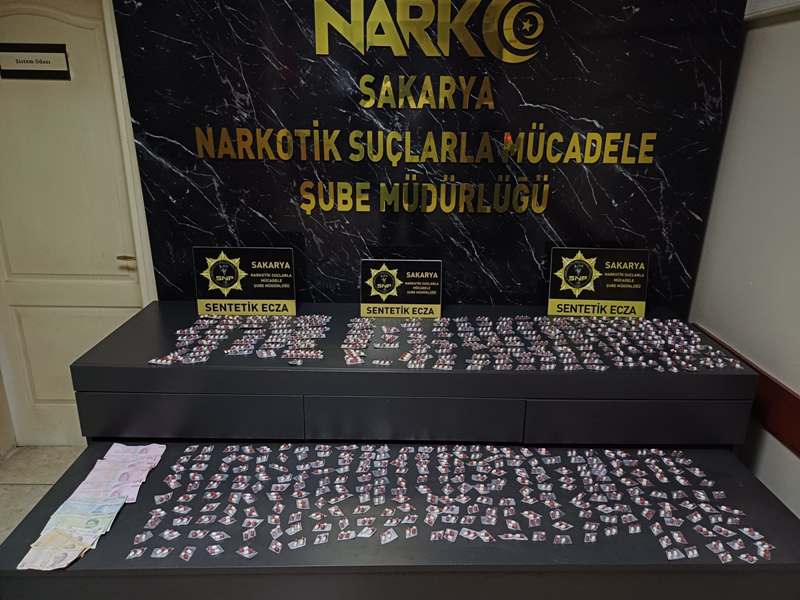 SAKARYA’DA ZEHİR TACİRLERİNE AĞIR DARBE: 2 İLÇE, 4 TUTUKLAMA!