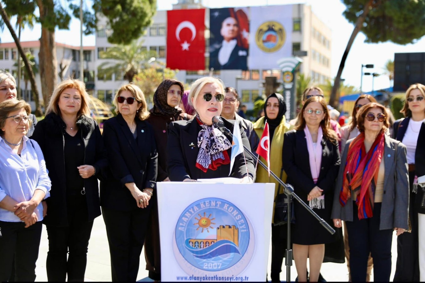 ALANYA’DA KADINLAR TEK SES, TEK YÜREK: 