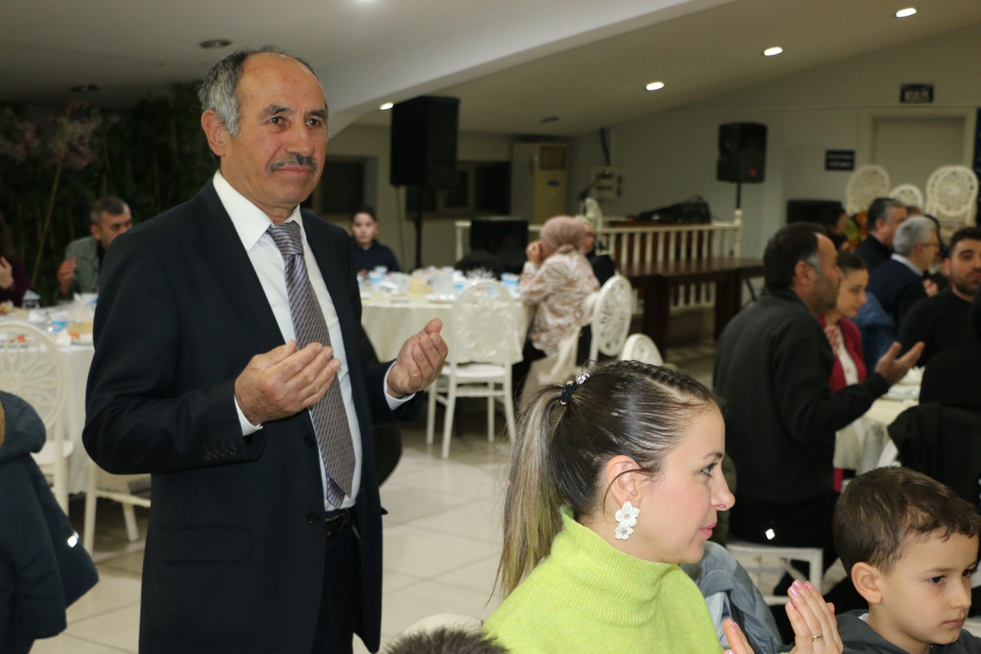 ÇANKIRI KÜLTÜRÜ İFTAR SOFRASINDA HAYAT BULDU: YAREN RUHU SAKARYA’DA YANKILANDI!