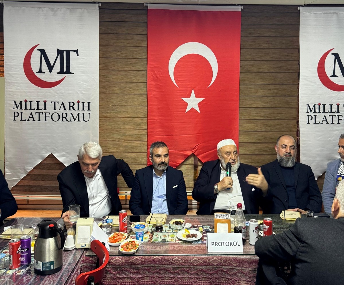 Sultanahmet’te Manevi Zirve: Milli Tarih Platformu Geleneksel İftarında Buluştu
