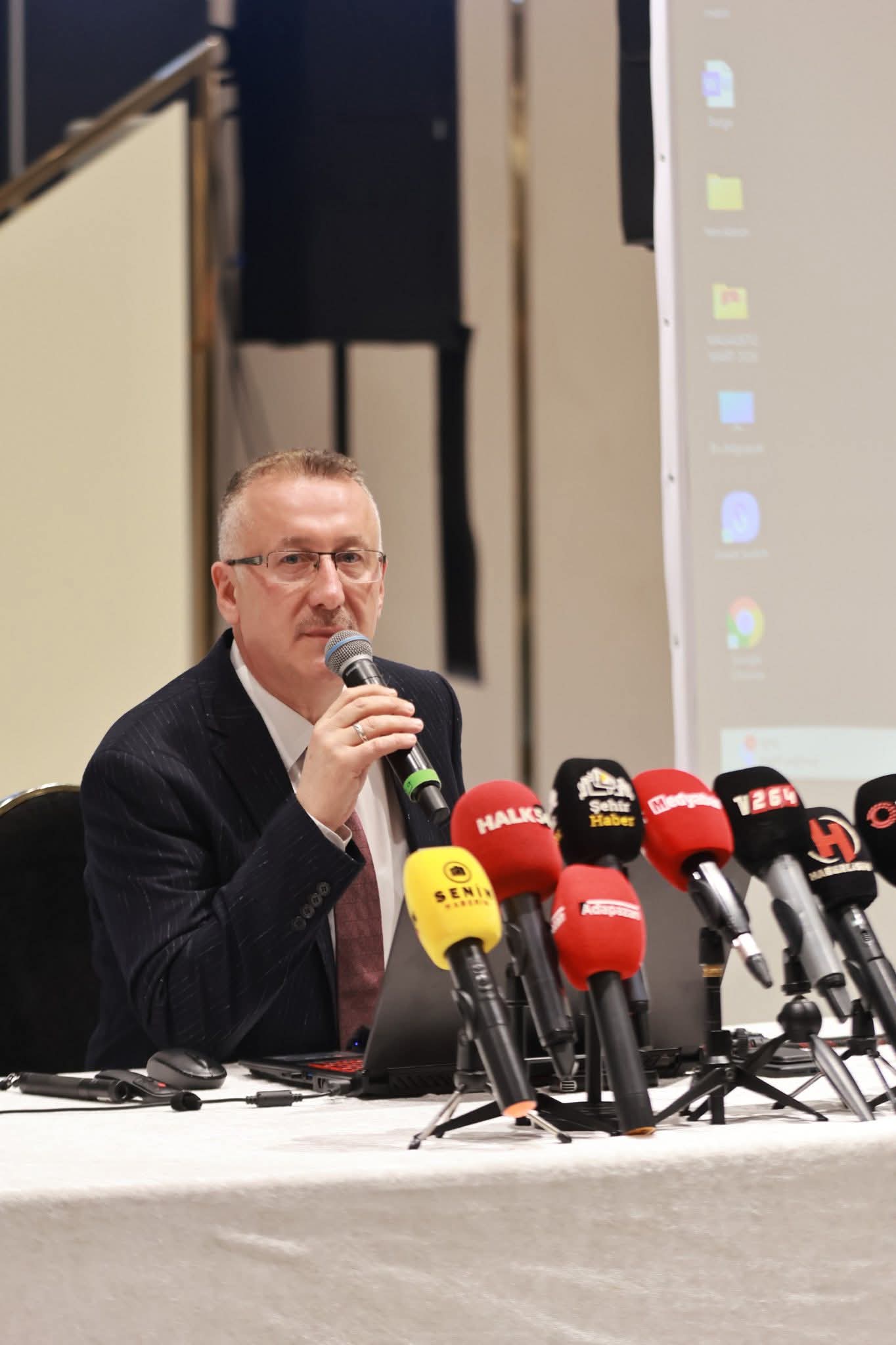 ADAPAZARI’NDA SİYASETİN SEYRİ DEĞİŞTİ! BAŞKAN MUTLU IŞIKSU AK PARTİ’DEN İSTİFA ETTİ