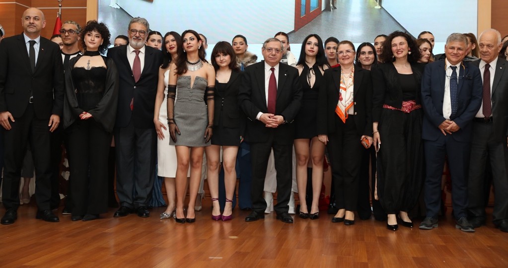 Başkent’te Mezuniyet Coşkusu Podyuma Taşındı: Genç Tasarımcılardan Görsel Şölen!