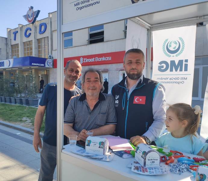 Gar Meydanı’nda Anlamlı Buluşma: Ünlü Köfteci Barış’ın Yeri’nden Milli Görüş’e Destek Ziyareti!