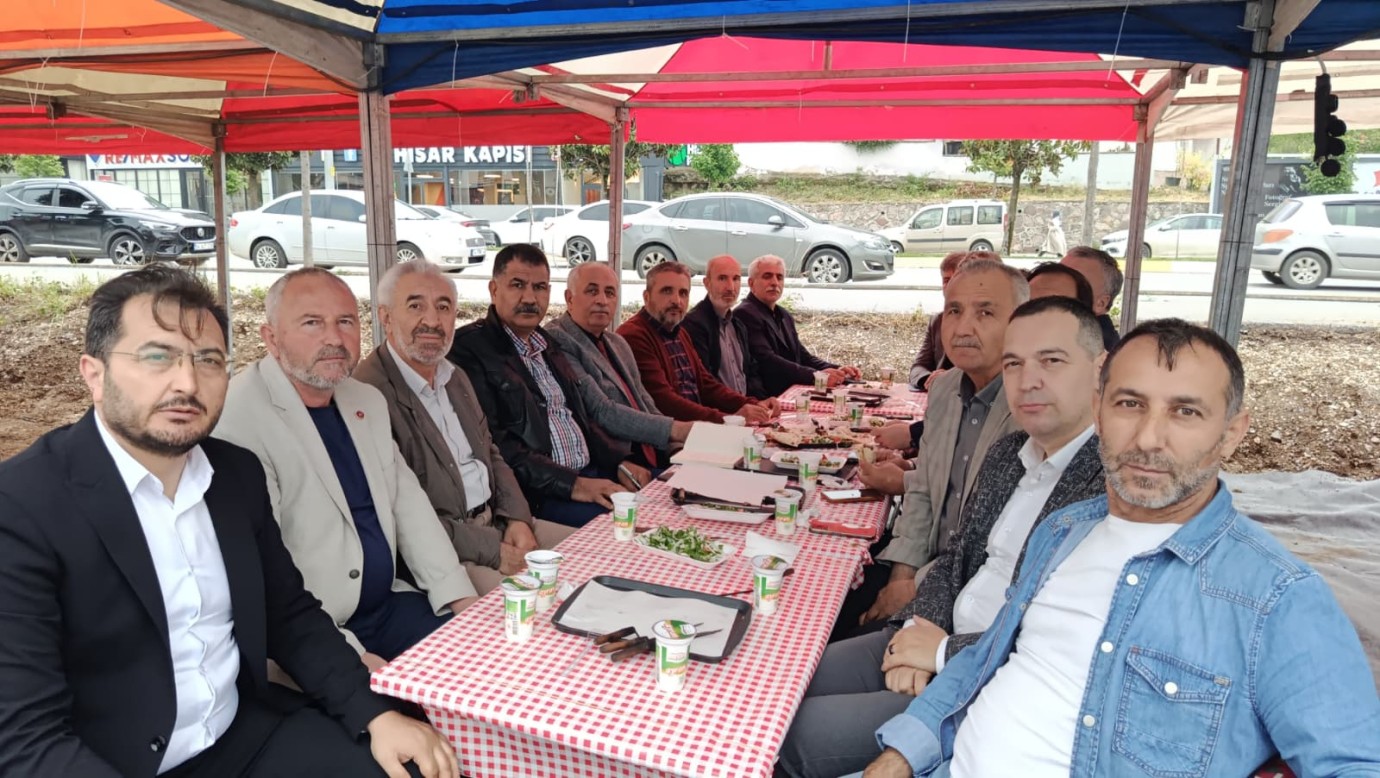 SAKARYA’DA COŞKULU BULUŞMA: ERZURUM CAĞ KEBABI FESTİVALİ’NDE BİRLİK VE BERABERLİK RÜZGARI!