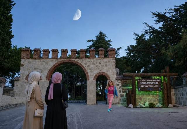 SİLİVRİ’DE FISILTI RÜZGARI! OKURLARDAN SELHAN ÖZDEMİR’E SEVGİ SELİ