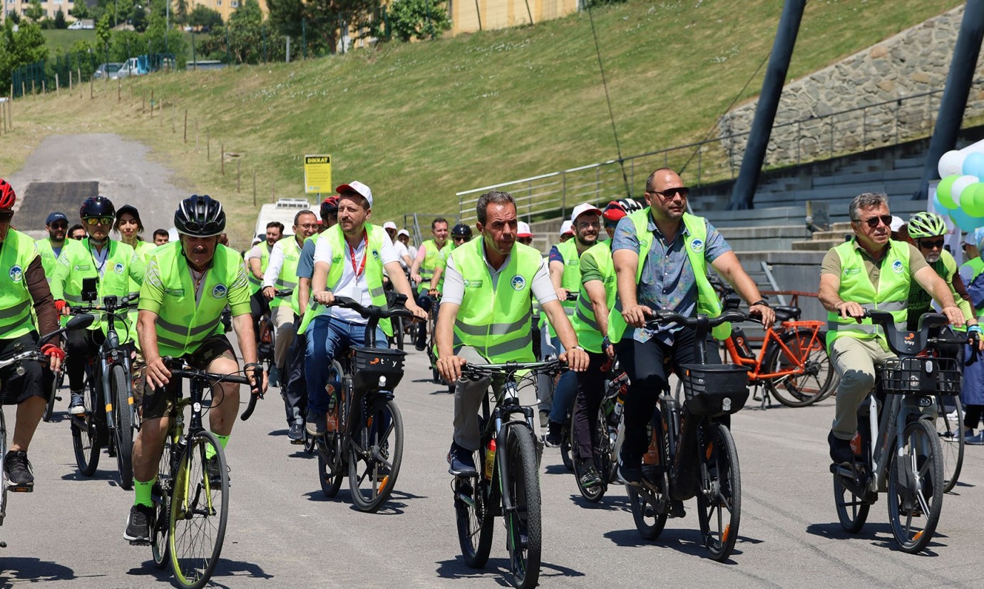 Ayçiçeği Bisiklet Vadisi’nde Anlamlı Buluşma: Sağlık ve Çevre İçin Pedalladılar!
