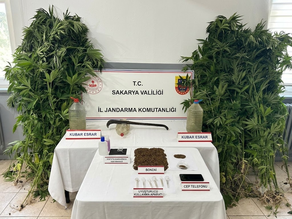 SAKARYA'DA DEV UYUŞTURUCU OPERASYONU: 3 TUTUKLAMA!