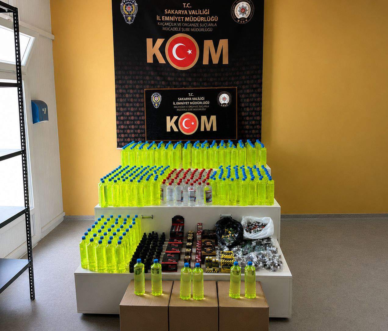 Sakarya'da Büyük Kaçak Alkol Operasyonu: Tonlarca Malzeme Ele Geçirildi