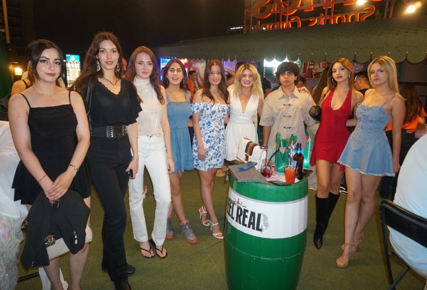Joker Ajans 19. Yaşını Görkemli Bir Partiyle Kutladı: Eğlence Doruktaydı!