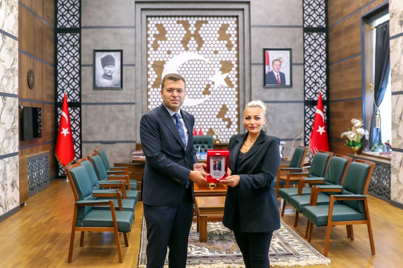 BÖLGE MEDYA GAZETESİ'nden Vali Akmeşe'ye 