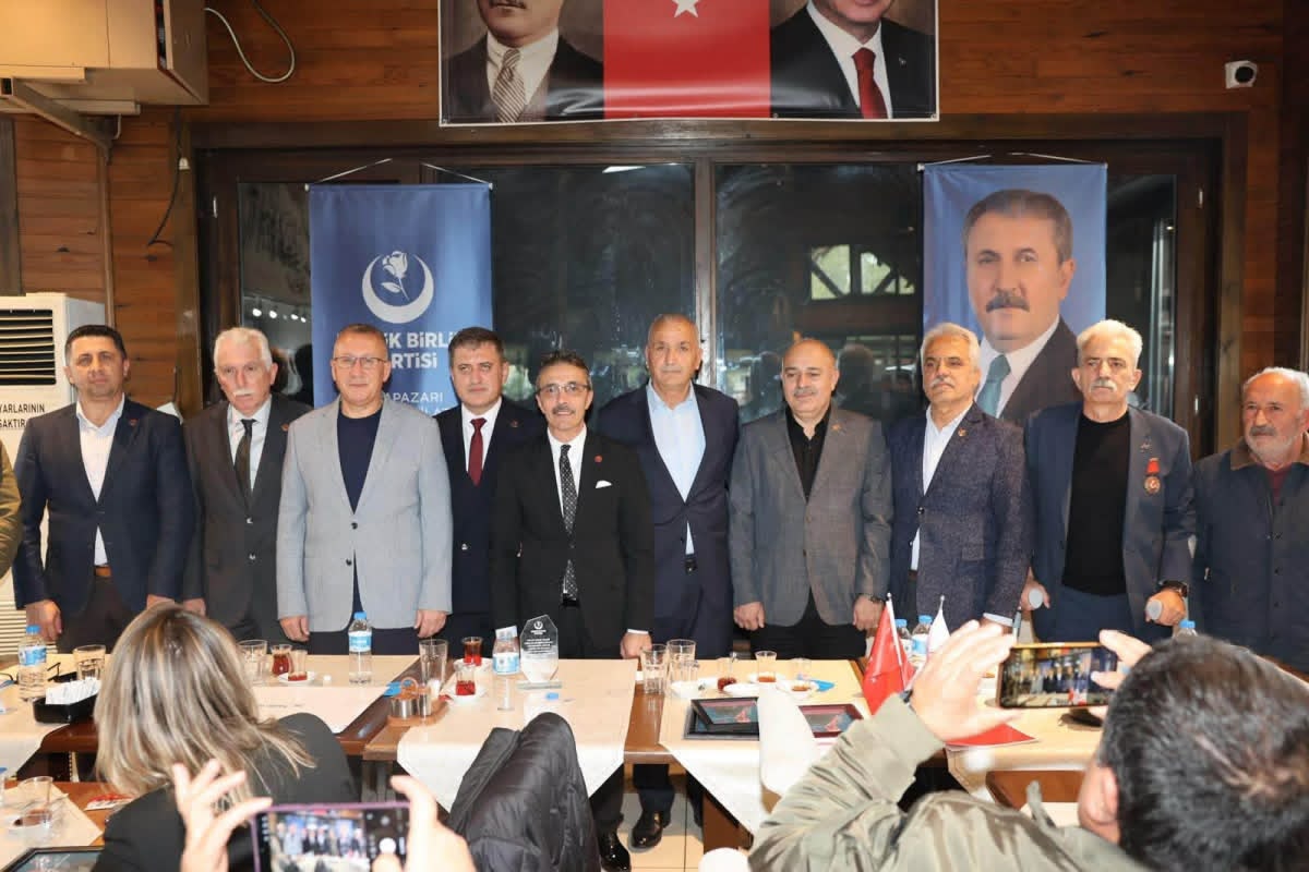 ADAPAZARI’NDA BİRLİK VE BERABERLİK RÜZGÂRI: BBP ADAPAZARI İLÇE TEŞKİLATI’NDAN GÜÇLÜ BULUŞMA!