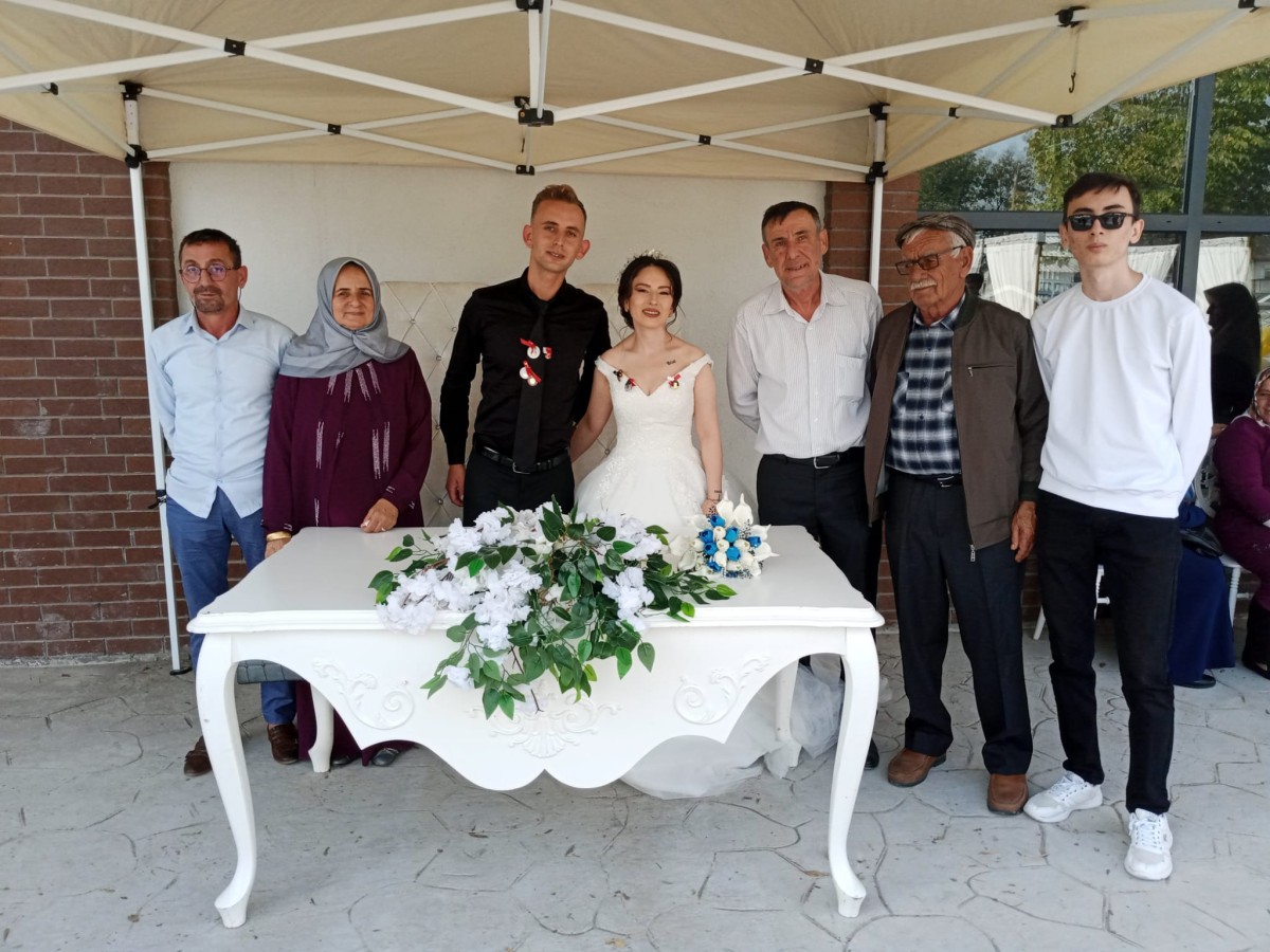 Cumhuriyetimizin 100 Yılı’nda Dünya evine Girdiler, Kalkan ve Türüdü Ailelerinin En Mutlu Günü
