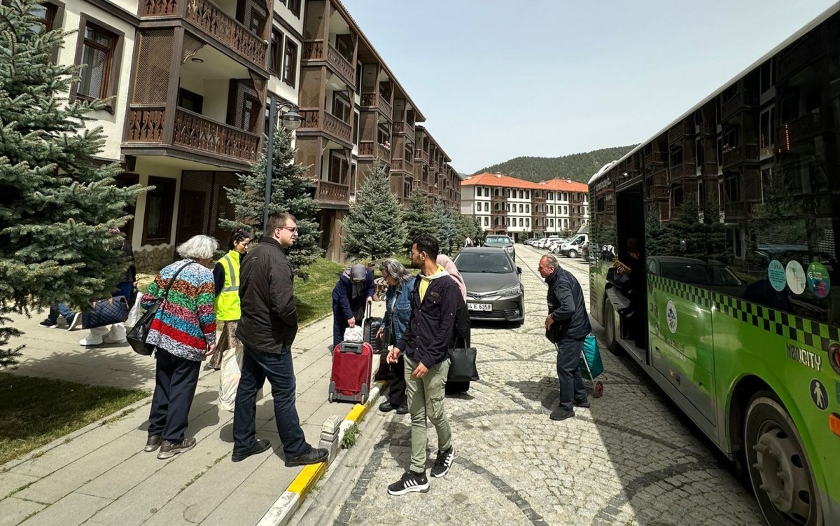 Sakarya Büyükşehir’in 65 Yaş Üstü ücretsiz Taraklı Termal tatilinde şifa ve moral buluyorlar
