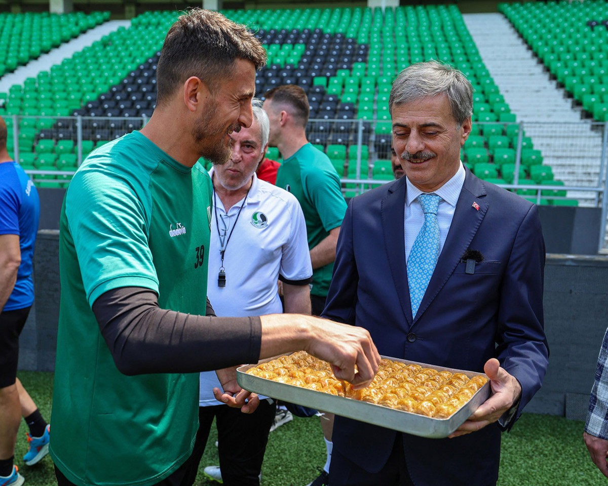 Başkan Yusuf Alemdar stadyumdan tüm şehre seslendi: “Gün Sakaryaspor’un etrafında kenetlenme günüdür”