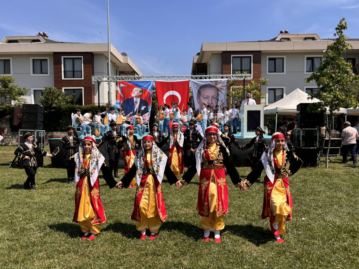 Serdivan Maarif Ailesinden Muhteşem Okul Öncesi Şenliği ve Yıl Sonu Şenliği
