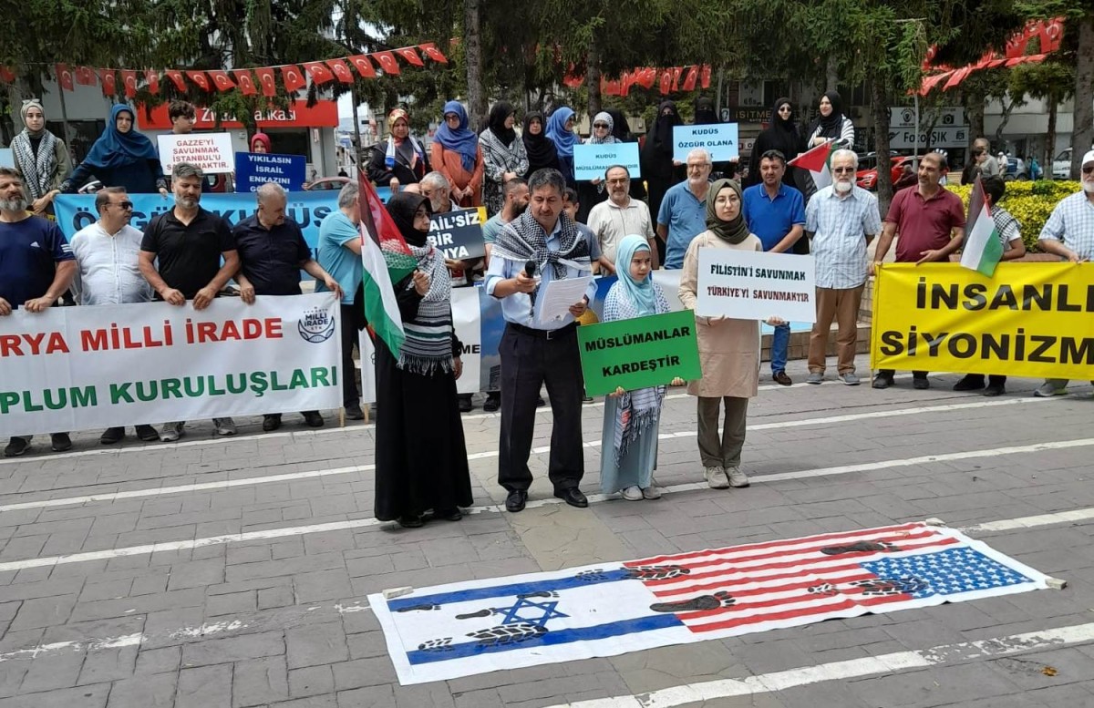 Milli İrade Sakarya Meydanlarında STK'lar Adına Enderun Özgün Eğitimciler Deneği Sakarya Temsilcisi Bayram YILMAZ. BİZLER HZ. İBRAHİM’DEN BERİ İNSAN KURBAN ETMİYORUZ.  