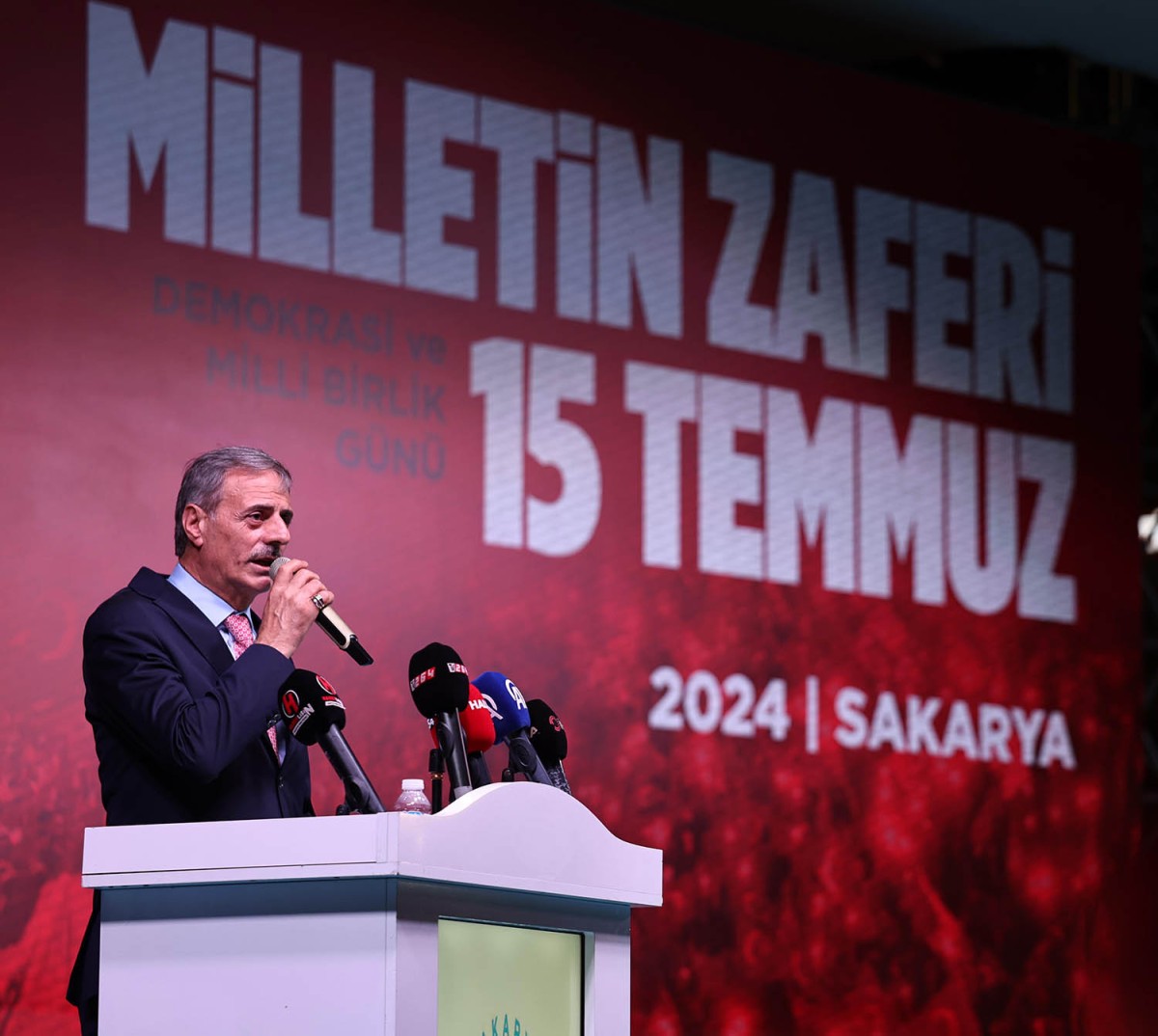 Sakarya’da 15 Temmuz gecesi anlatıldı “Hainlerin saçtığı karanlık Sakarya’nın destanıyla aydınlandı”